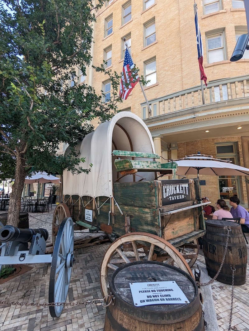 Alamo Plaza Coffee Shop & Bar