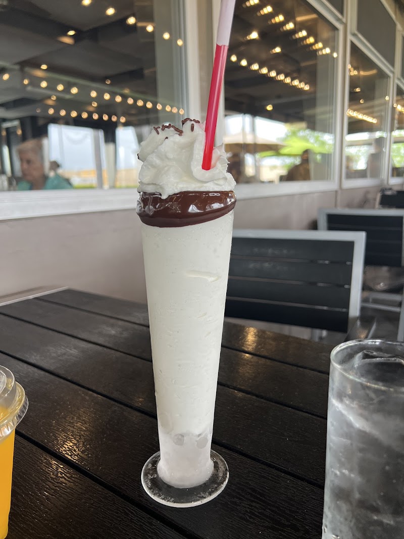 Waypoint Café | Camarillo Airport