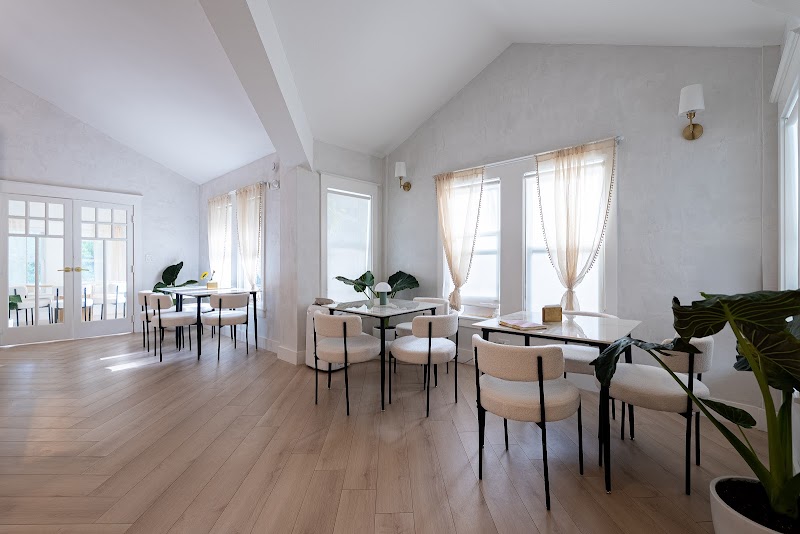 LouLou Café & Coworking Space