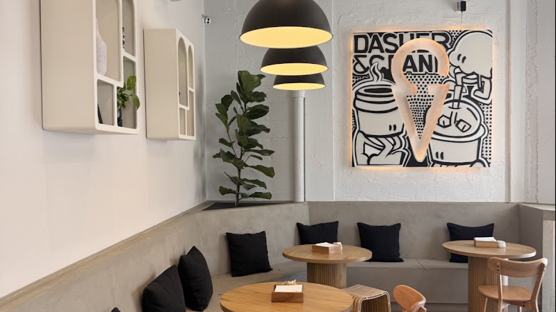 Dasher & Crank / Matcha Café
