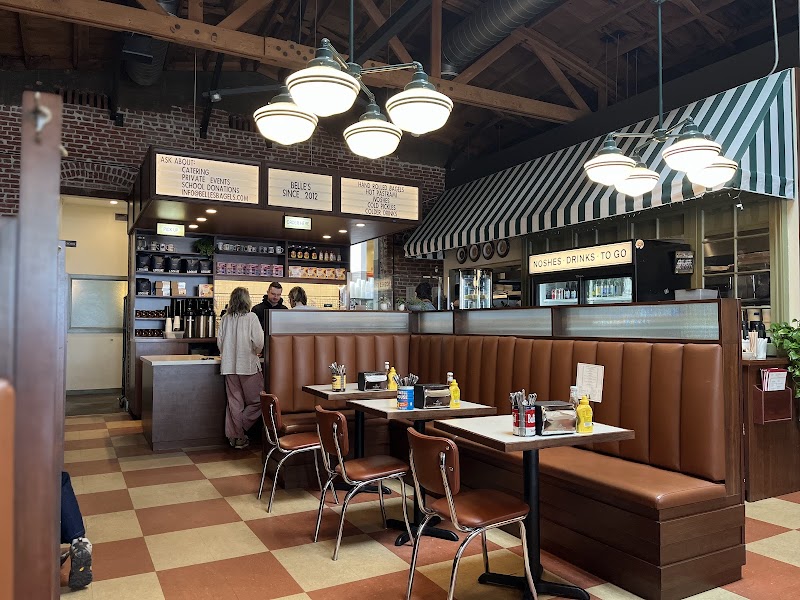 Belle's Delicatessen & Bar