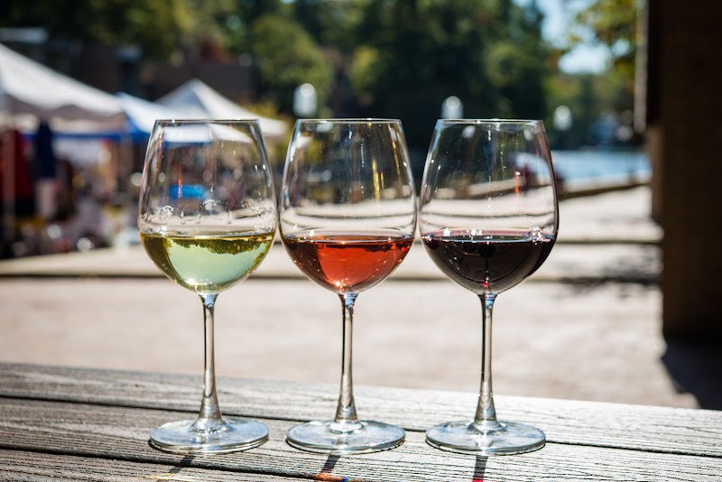 Lake Anne Coffee House & Wine Bar