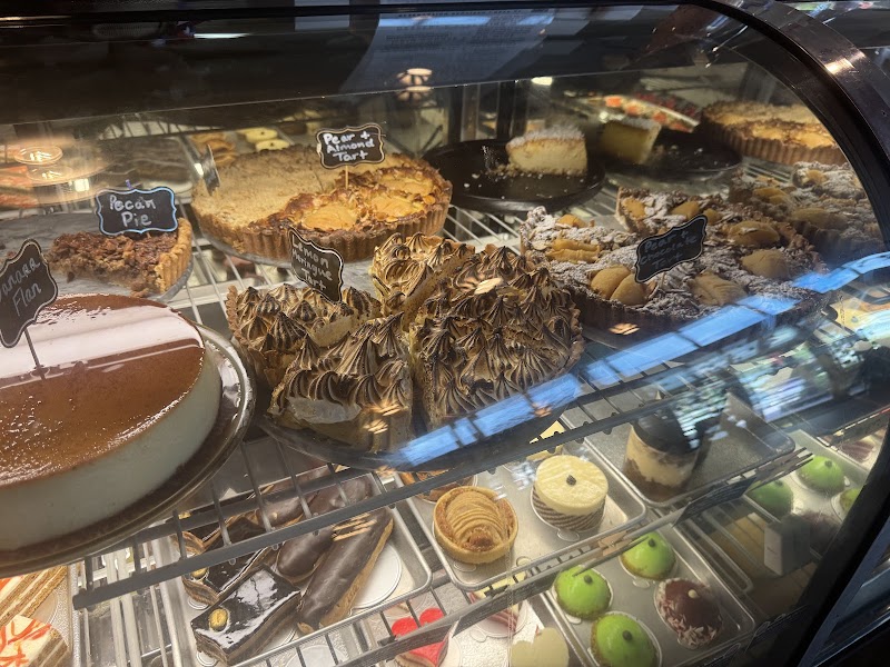 Mademoiselle Paris - French restaurant and bakery