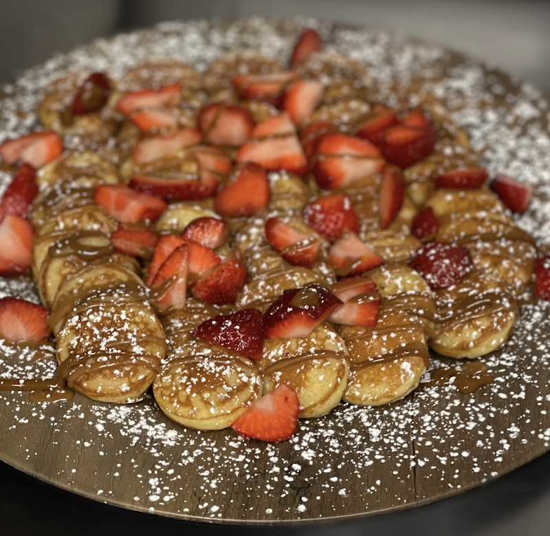 Meera: Coffee & Plants