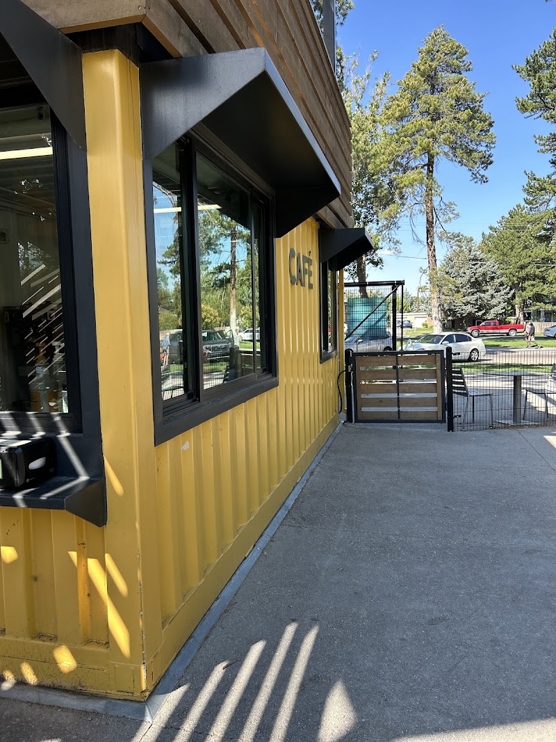 The Bird Feeder Café